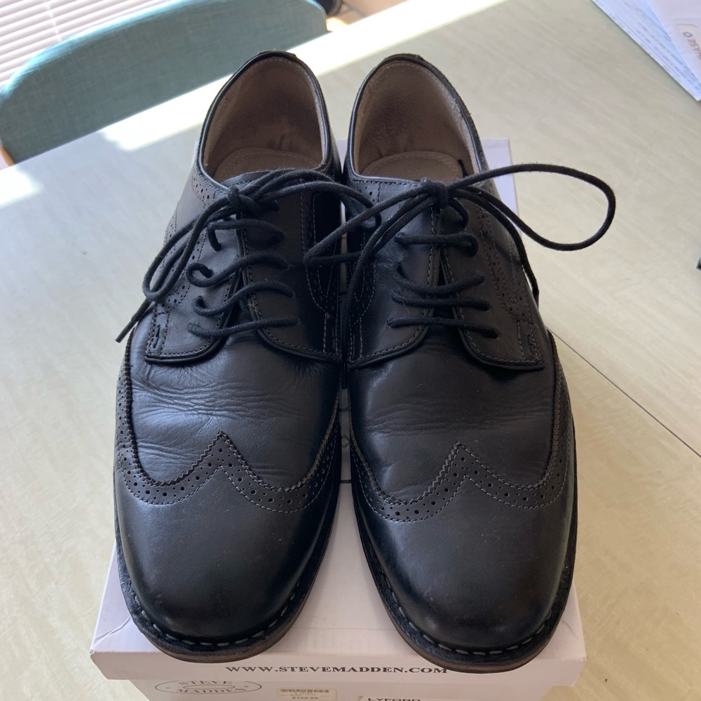 Like New Steve Madden Wing Tips